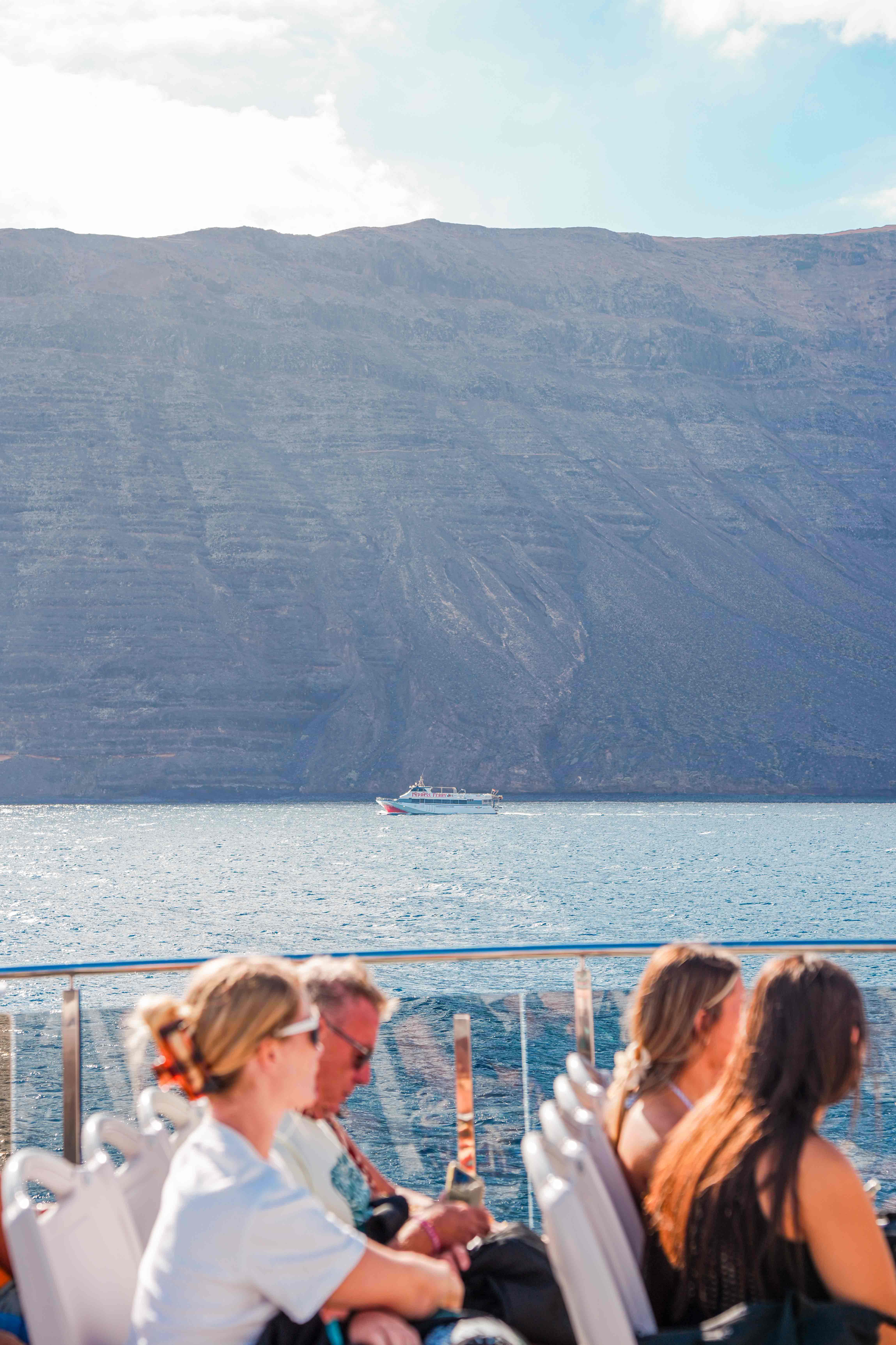 Ferry a La Graciosa con Líneas Romero: Guía completa 2025